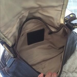 Leather shoulder bag